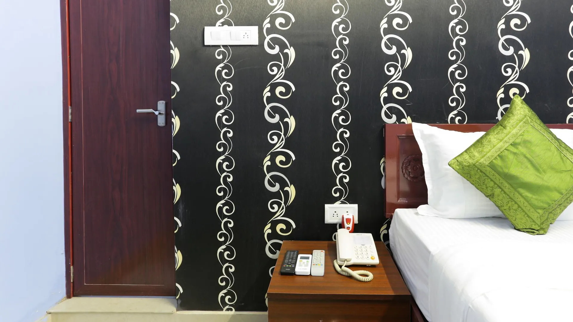 Treebo Mars Hotel Kochi